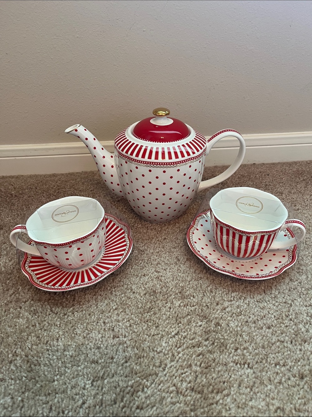 NWT Grace Teaware Set